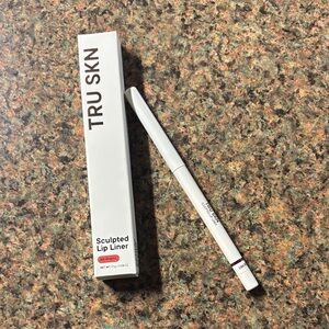 Sculpted Lip Liner — Mulberry 0.04 oz